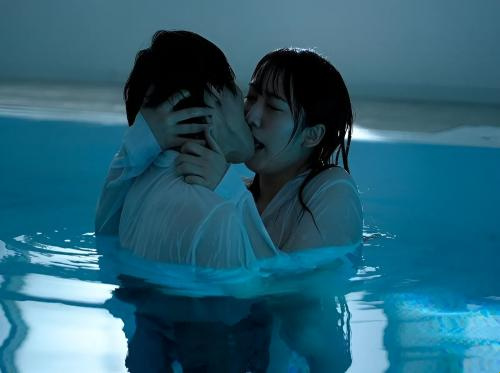 Mắt kẹt chung với em lớp trưởng Mắt kẹt chung với em lớp trưởng