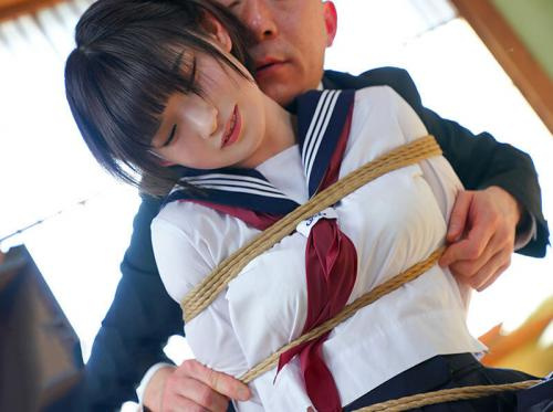 Cosplay thành nữ sinh để làm tình với bố chồng Cosplay thành nữ sinh để làm tình với bố chồng