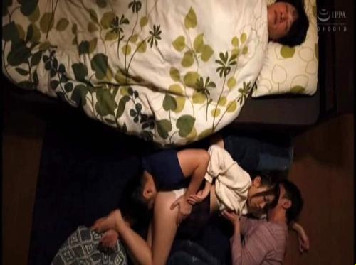Palihim sa kalagitnaan ng gabi kasama ang asawa ng matalik kong kaibigan Palihim sa kalagitnaan ng gabi kasama ang asawa ng matalik kong kaibigan